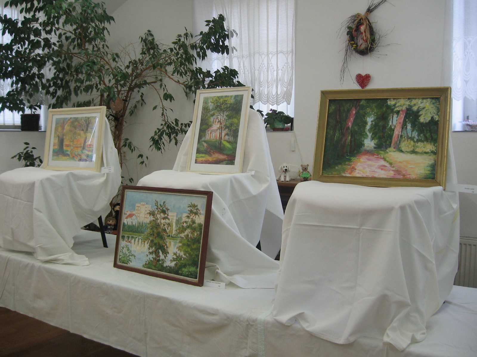 výstava obrazů našeho uživatele pana Ladislava Cibura v prostorách DD