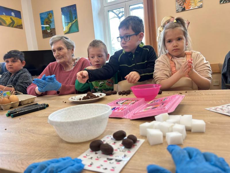 Barvení vajíček s MŠ Masarykova Čáslav