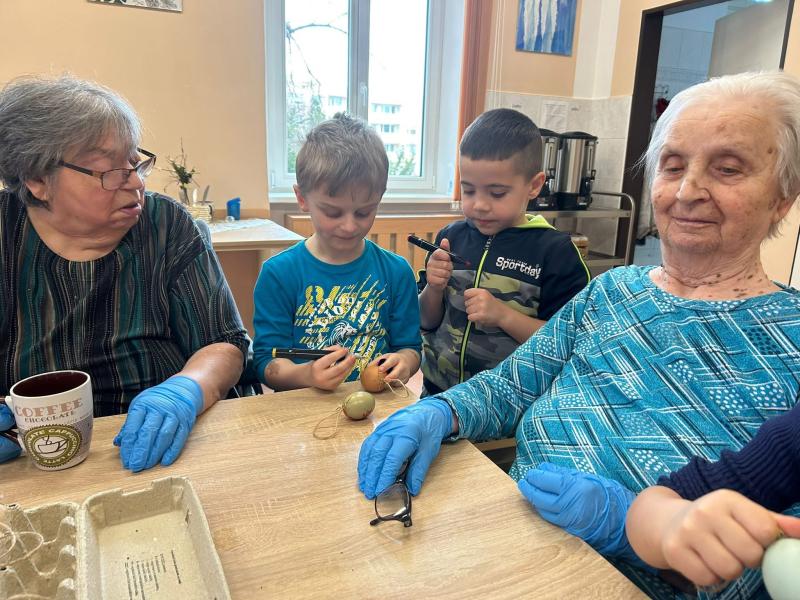 Barvení vajíček s MŠ Masarykova Čáslav