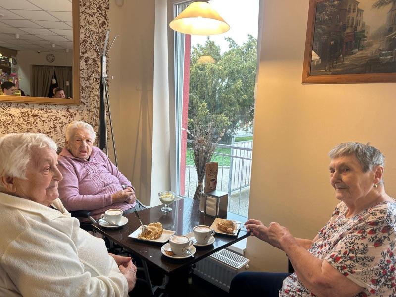 Posezení v cukrárně